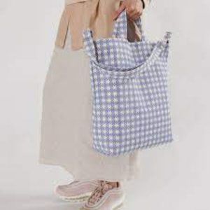 BAGGU blue pixel duck bag